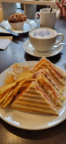 Comentarii opinii despre Ground Floor Cafe