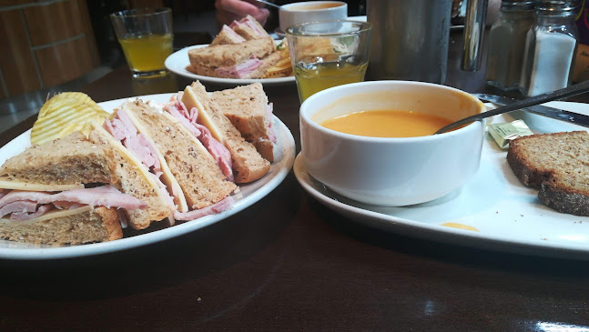 Davis' Restaurant & Yeats Tavern - Drumcliffe North