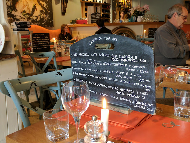 Oscars Seafood Bistro - Hospitality and gastronomy