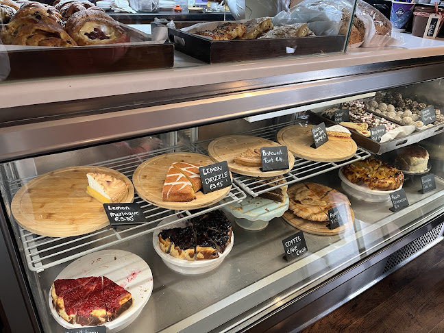 Opinii despre T&T Bakery and Cafe în Gorey - Hospitality and gastronomy