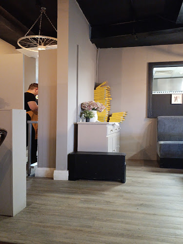 Comentarii opinii despre Look Mam Hospitality Group