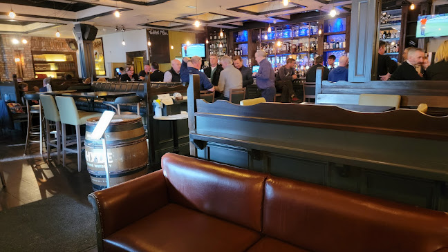 Mount Oval Bar & Restaurant - Hospitality and gastronomy