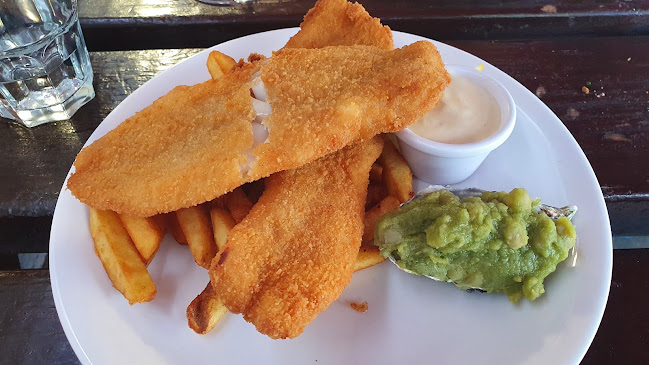 Joe Watty's Pub & Seafood Bar