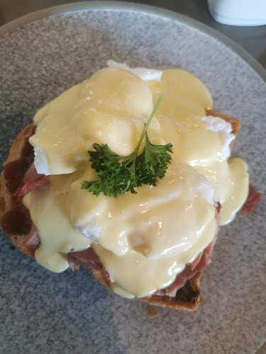 Osta Cafe and Wine Bar - Hospitality and gastronomy