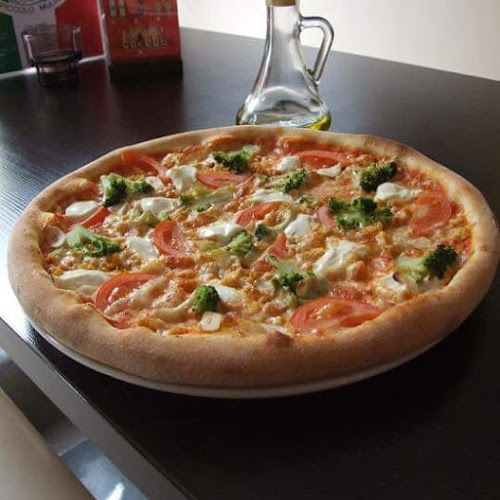 Pizza hot 4 you - Hospitality and gastronomy