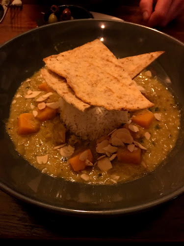 CRU Winebar & Bistro - Hospitality and gastronomy