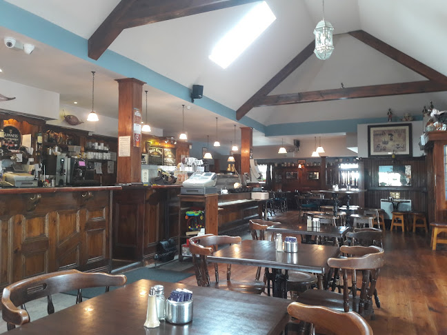 Comentarii opinii despre The Holy Cross