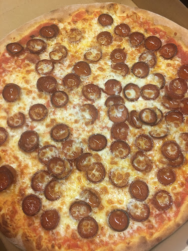 Gary's Gourmet Pizza - Hospitality and gastronomy