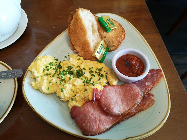 Corrib House Tea Rooms & Guest Accommodation - Hospitality and gastronomy