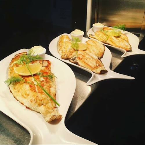 The Hollow Bar and Seafood Restaurant