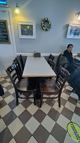 Charlie's West End Cafe - Hospitality and gastronomy