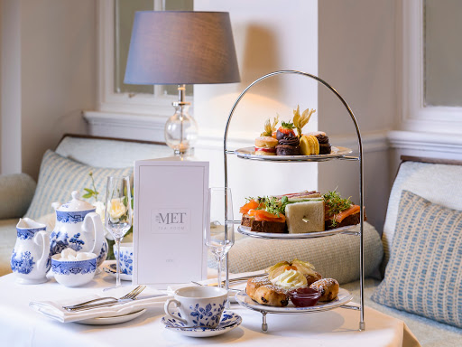 The MET Bar & Restaurant - Hospitality and gastronomy