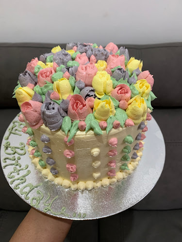 Frosted Cakes & Cupcakes 💜 - Hospitality and gastronomy