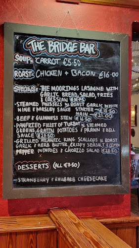 The Moorings Guesthouse & Seafood Restaurant @ The Bridge Bar - Hospitality and gastronomy