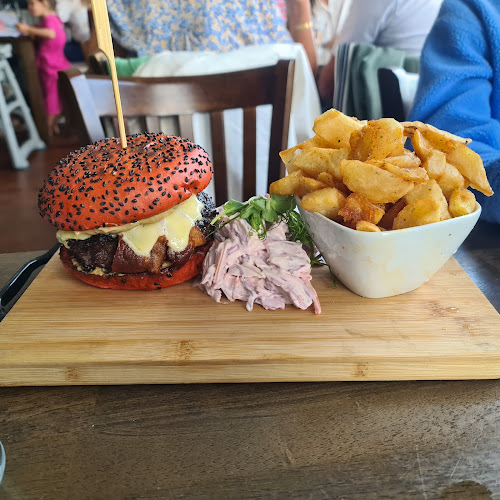 Beachcomber Bar - Hospitality and gastronomy