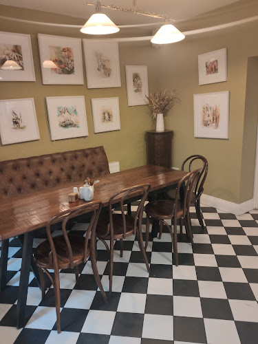 Bowe's Foodhall & Cafe - Hospitality and gastronomy