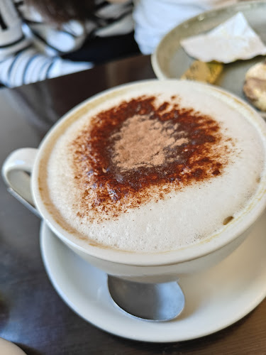 Comentarii opinii despre Petit Paris Cafe