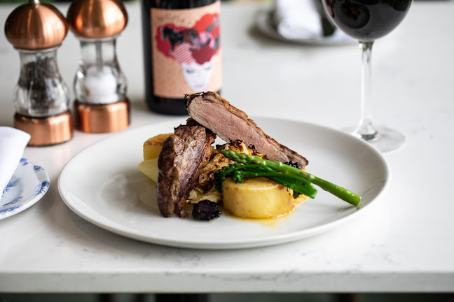 Comentarii opinii despre The MET Bar & Restaurant