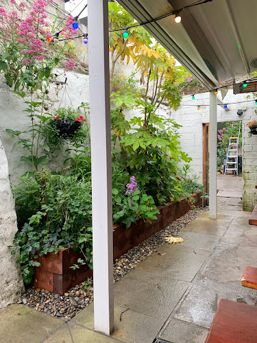 Comentarii opinii despre Tom Barry's