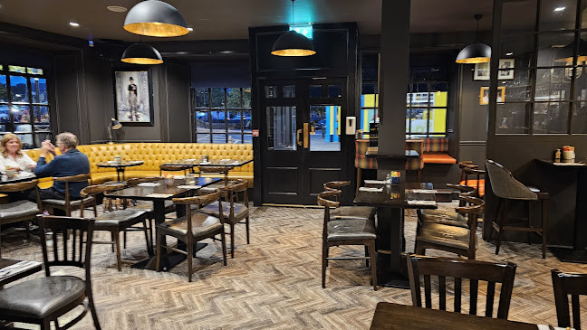 The West Bar & Restaurant - Westport