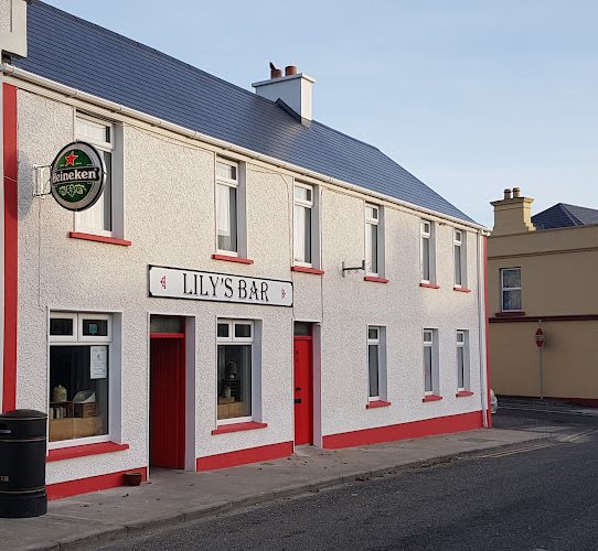 Opinii despre Lily's Bar, Malin Town în Malin - Hospitality and gastronomy