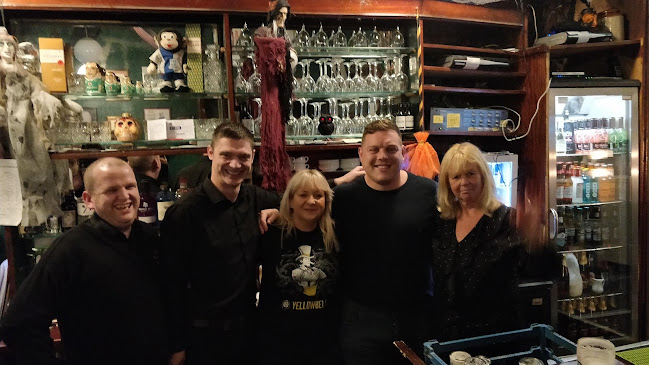 Opinii despre Harry Burkes Bar în Carlow - Hospitality and gastronomy