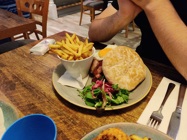 Hungry Bear Cafe/ Restaurant