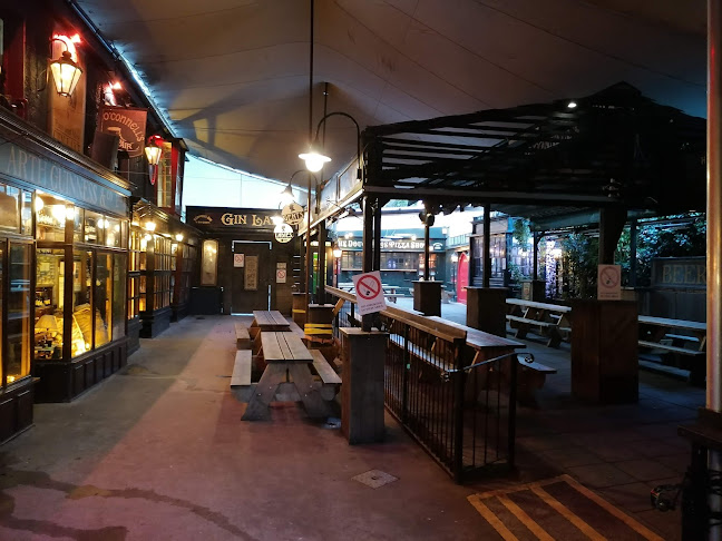 8 Eyre Square, Galway, H91 FT22