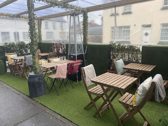 Devour Bakery - Hospitality and gastronomy