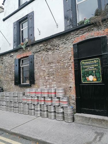 Opinii despre Mansworths Bar în Cobh - Hospitality and gastronomy