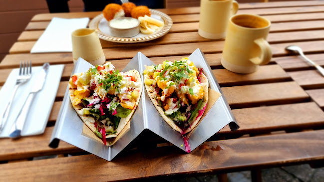 Little Acorn Cafe - Hospitality and gastronomy