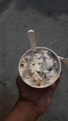 Opinii despre Gino's Gelato în Bray - Hospitality and gastronomy