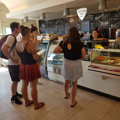 Comentarii opinii despre The Creamery Cafe, Ice Cream, Bistro