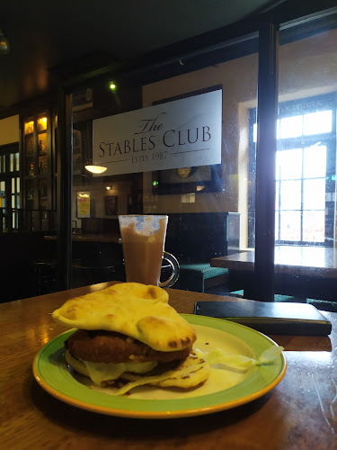 Comentarii opinii despre The Stables Club