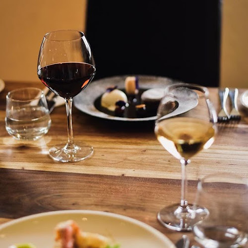 Comentarii opinii despre One Hundred Degrees Restaurant and Wine Bar