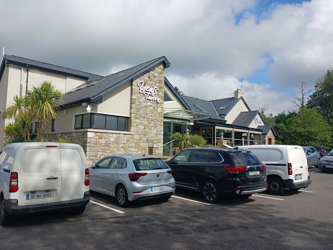 Davis' Restaurant & Yeats Tavern - Hospitality and gastronomy