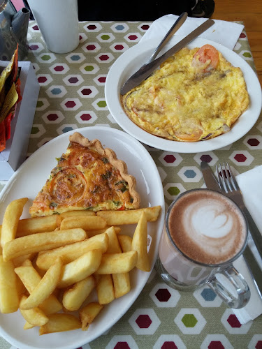 Mac's Deli - Hospitality and gastronomy