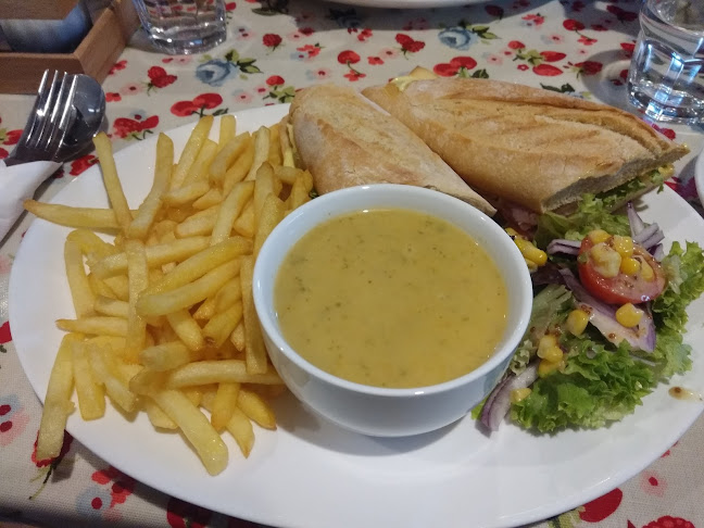 Puddleducks Café - Hospitality and gastronomy