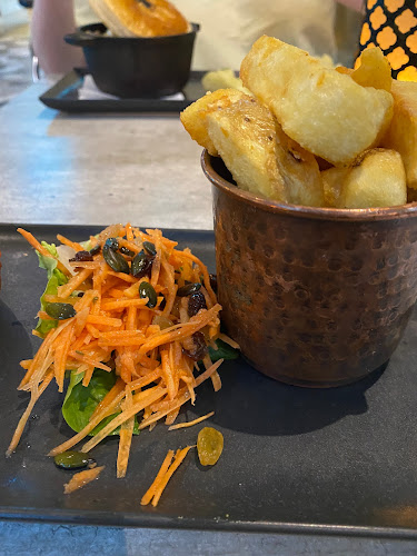 Waves Bar - Hospitality and gastronomy