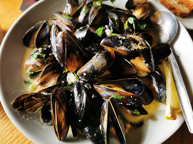 Goosers Bar & Eating House - Hospitality and gastronomy