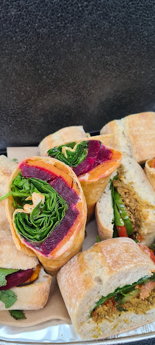 Comentarii opinii despre Brown Box Catering/ the Den@brownbox