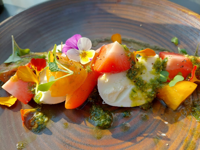 The Dock Wall - Hospitality and gastronomy