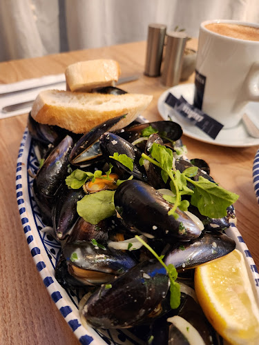 Lalla - Hospitality and gastronomy