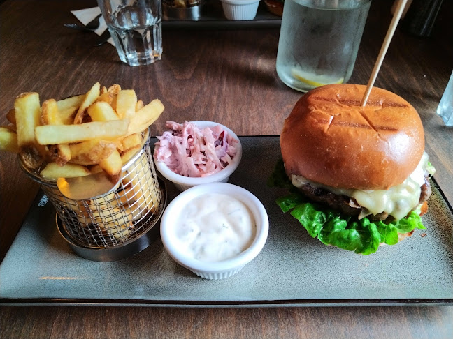 Guy's Seafood Bar Clifden - Hospitality and gastronomy