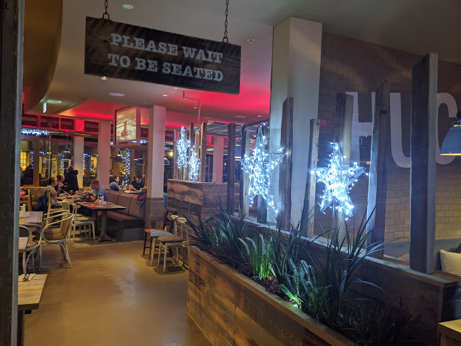 Huck's American Bar and Grill - Hospitality and gastronomy