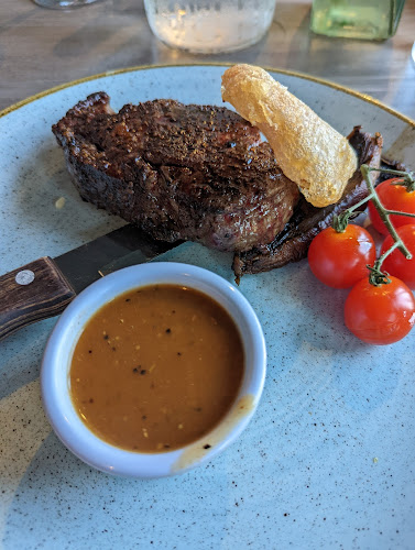 The Boathouse Bar/Restaurant - Hospitality and gastronomy