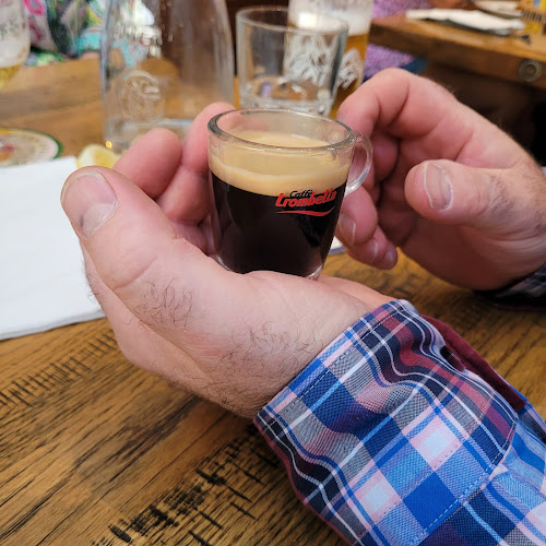 Stoop Your Head - Hospitality and gastronomy