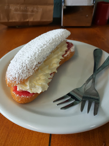 Courtney's Bakery - Hospitality and gastronomy