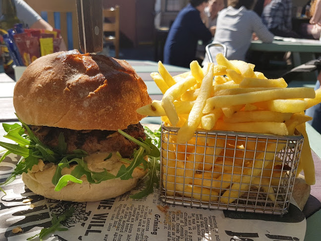 The Queens Bar - Hospitality and gastronomy