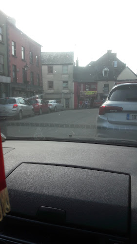 3 Bridge St, Townparks, Carrick-on-Suir, Co. Tipperary, E32 YH72